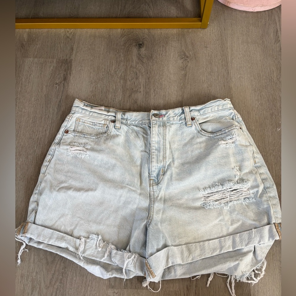 Woman’s American Eagle Jean Shorts